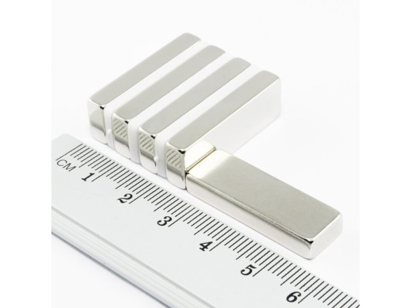 Неодимовий магніт прямокутник 30х10х5мм