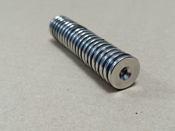 Неодимовий магніт диск 20x3мм під потай 4/8мм (зенковка)